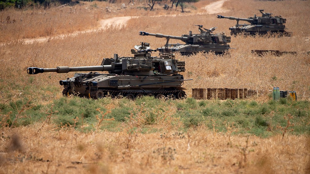 כוחות צה"ל בגבול לבנון (צילום: AP) כוחות צה"ל גבול לבנון