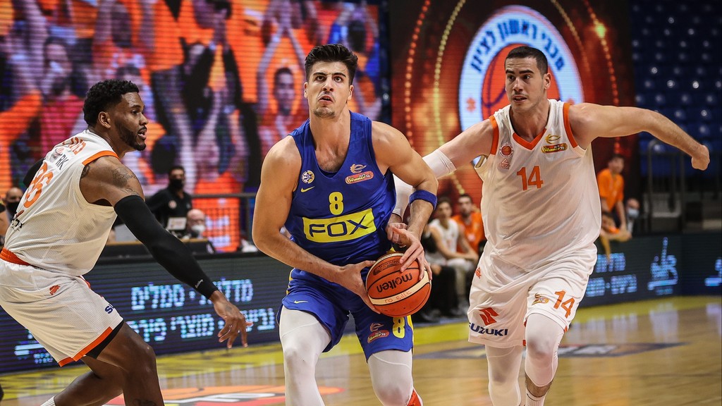דני אבדיה משאיר את כולם מאחור (צילום: עוז מועלם) דני אבדיה משאיר את כולם מאחור