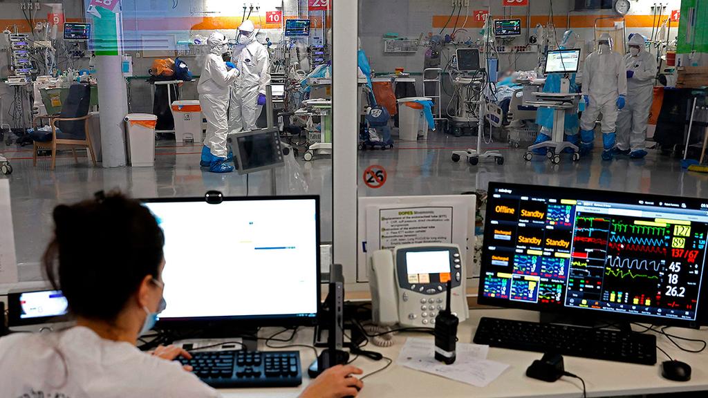 מחלקת קורונה בית חולים שיבא תל השומר. ארכיון (צילום: AFP) מחלקת קורונה בית חולים שיבא תל השומר