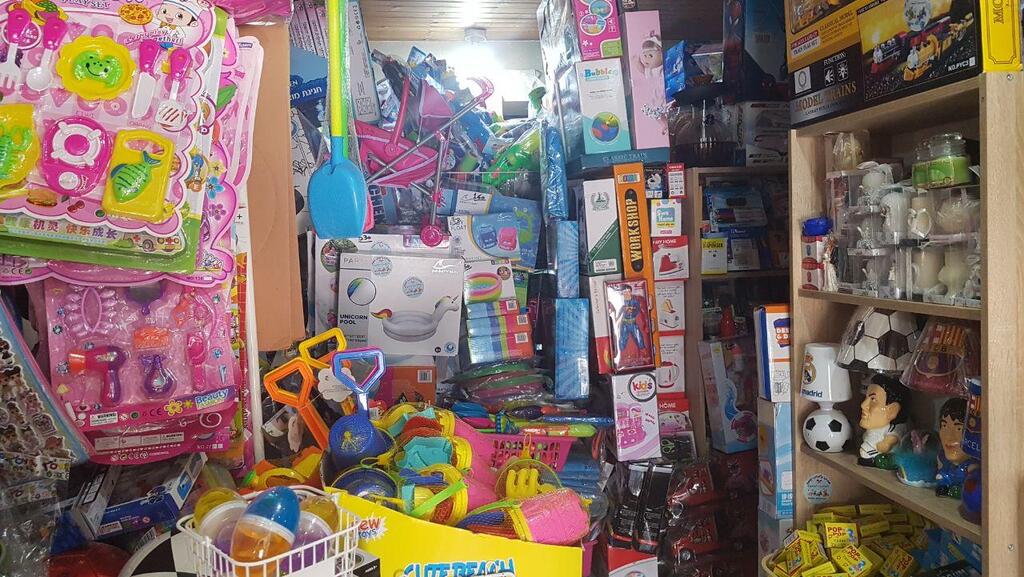 Израильские магазины разоряются и распродают товар за гроши