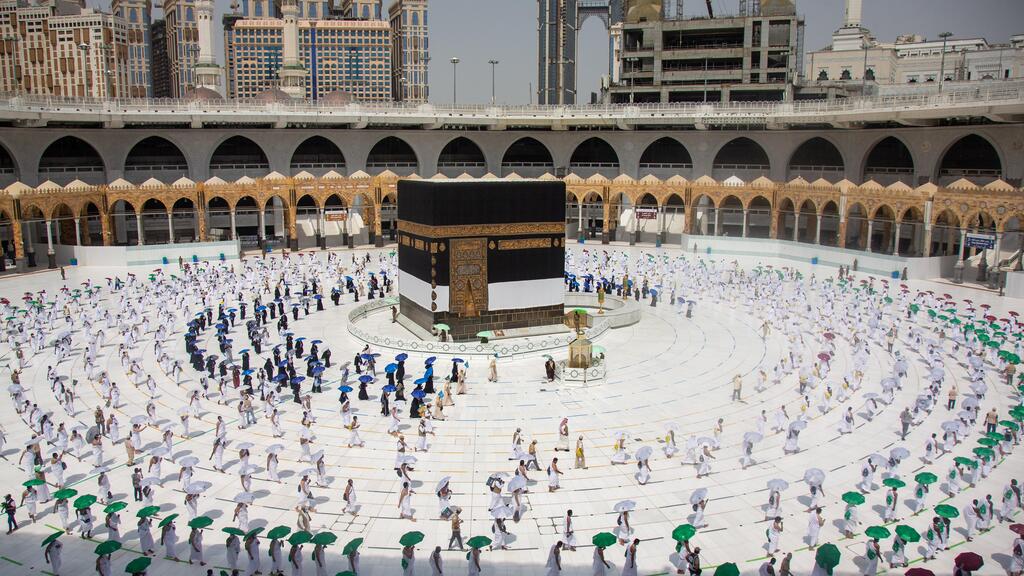 Pilgrims circle around the Kaaba at the Grand Mosque in Mecca on the first day of Hajj, July 29, 2020 (Photo: EPA) Pilgrims circle around the Kaaba at the Grand Mosque in Mecca on the first day of Hajj, July 29, 2020