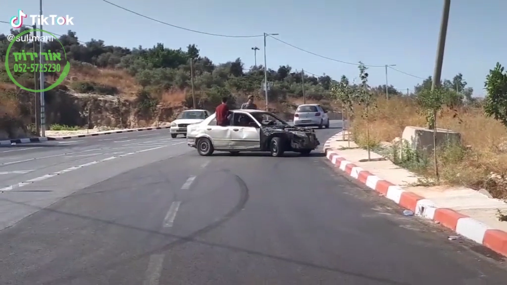 מתוך פייסבוק תושבי הנגב יורים באוויר תוך כדי נסיעה פרועה ביישוב שגב שלום