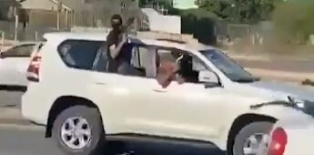 ארכיון יורים באוויר מ רכב ב שגב שלום נגב בדואים