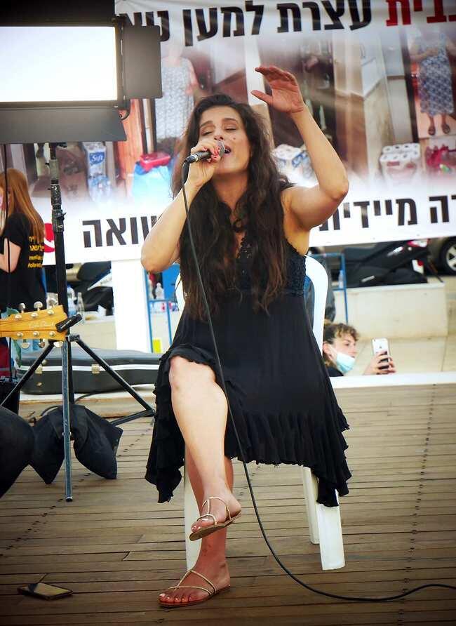 מירי מסיקה שרה (צילום: אמיר מאירי) מירי מסיקה שרה