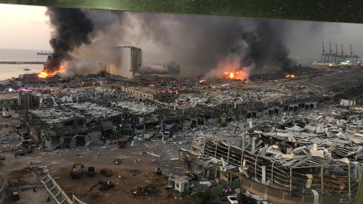 נמל ביירות נחרב כמעט לחלוטין נזקים לאחר הפיצוץ בביירות