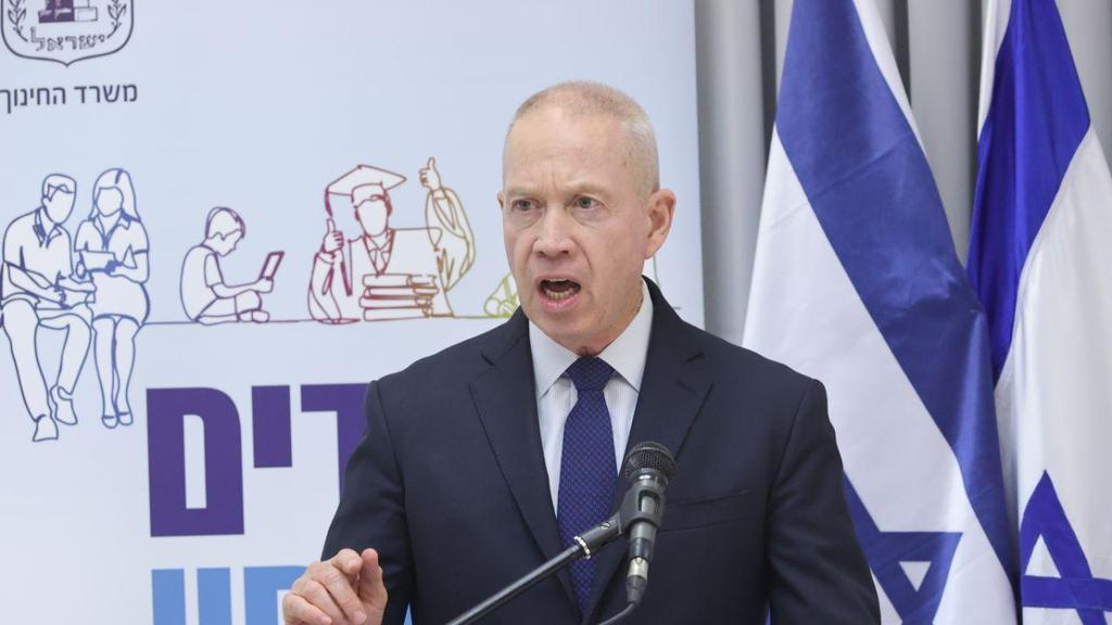 גלנט הודיע על פתיחת הלימודים בערים אדומות, שרים סתרו את דבריו (צילום: מוטי קמחי) שר החינוך יואב גלנט