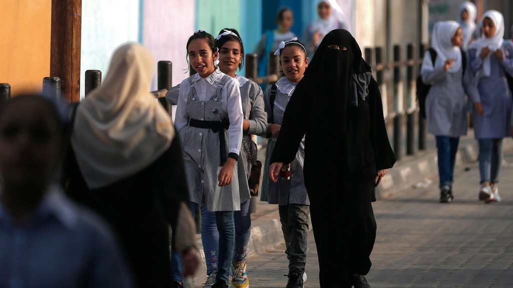 Palestinian students attend a class at a school run by The United Nations Relief and Works Agency (UNRWA) in Jabalia refugee camp in northern Gaza Strip (Photo: AFP) Palestinian students attend a class at a school run by The United Nations Relief and Works Agency (UNRWA) in Jabalia refugee camp in northern Gaza Strip