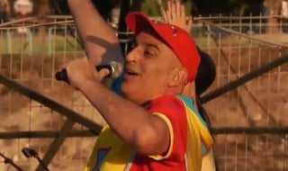 הופעה של יובל המבולבל בדרייב-אין בבית שמש