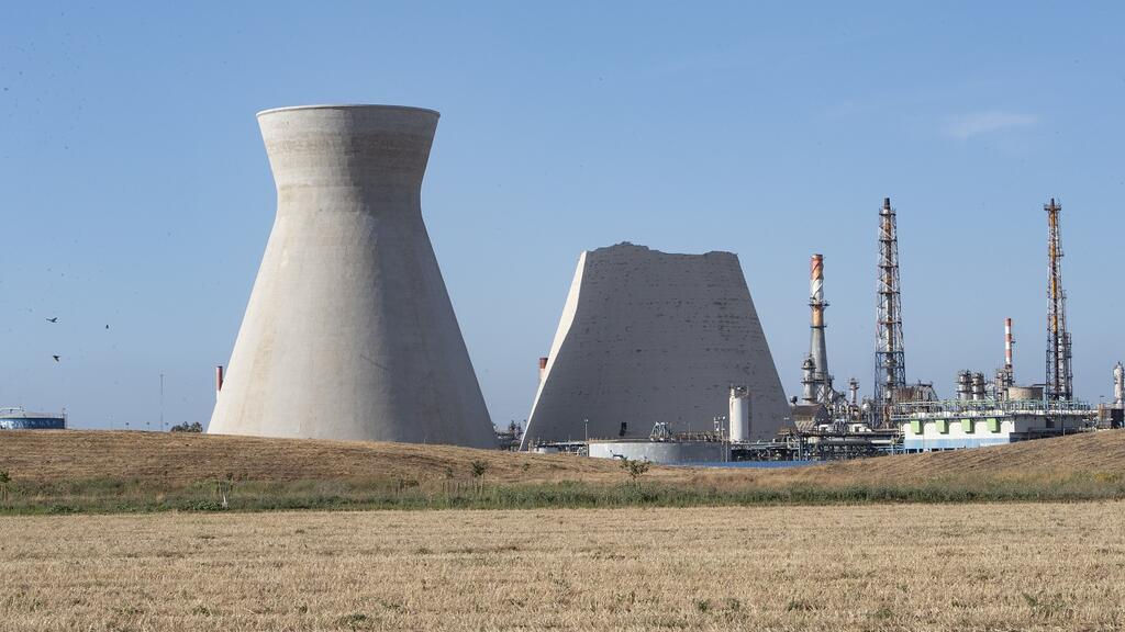 Haifa oil refineries (Photo: Gil Nechushtan) הלבניות בחיפה