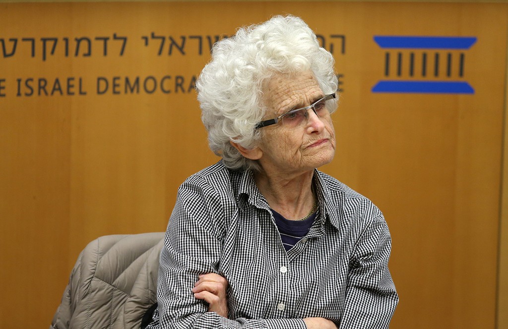 רות גביזון (צילום: אלכס קולמויסקי) רות גביזון