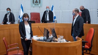 דיון בעליון על עתירת תושבי רחביה וטלביה נגד ההפגנות מחוץ למעון ראש הממשלה