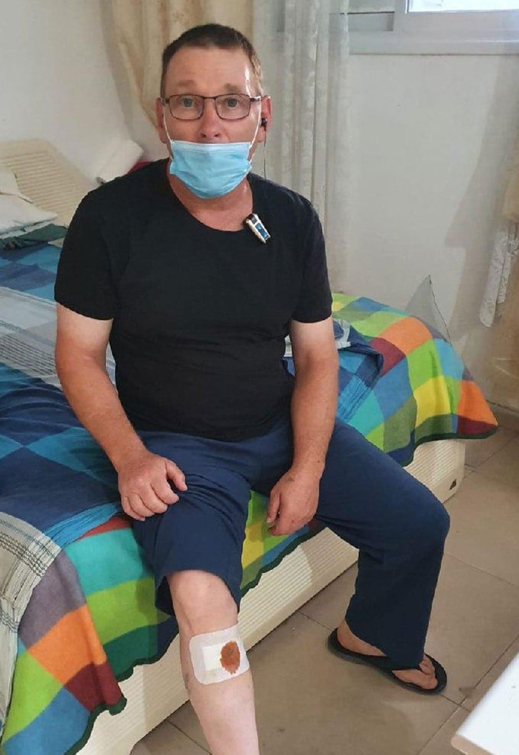 "הרגשתי שמשהו לא בסדר ברגל וראיתי דם". קבק פצוע מרסיסים בשדרות