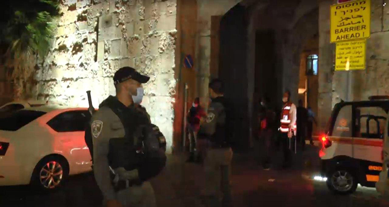 צילום: גיל יוחנן זירה פיגוע דקירה מחבל נוטרל שער שער השבטים עיר עתיקה ירושלים