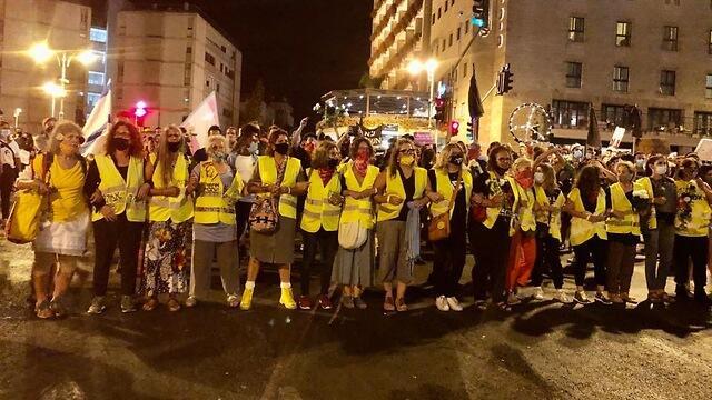 ''הילדים קוראים לנו 'מאמות'''. אימהות שומרות (צילום: ציפי מנשה) ''הילדים קוראים לנו 'מאמות'''. אימהות שומרות