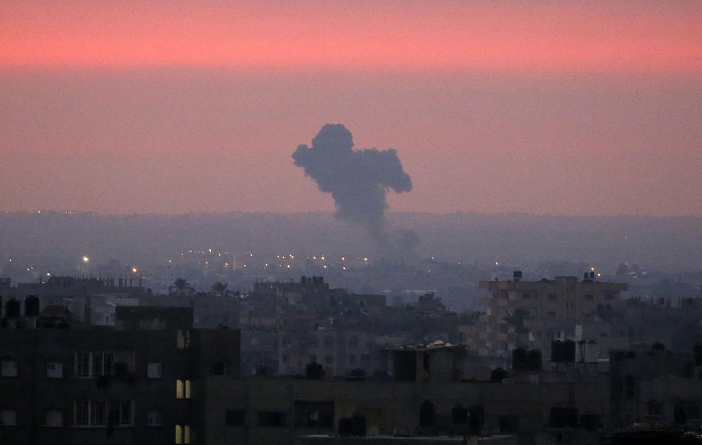תקיפה של צה"ל בעזה. ארכיון (צילום: AFP) תקיפות תקיפה צה"ל חיל האוויר הסלמה ביטחונית טילים יירוטים חאן יונס רצועת עזה עוטף עזה חמאס