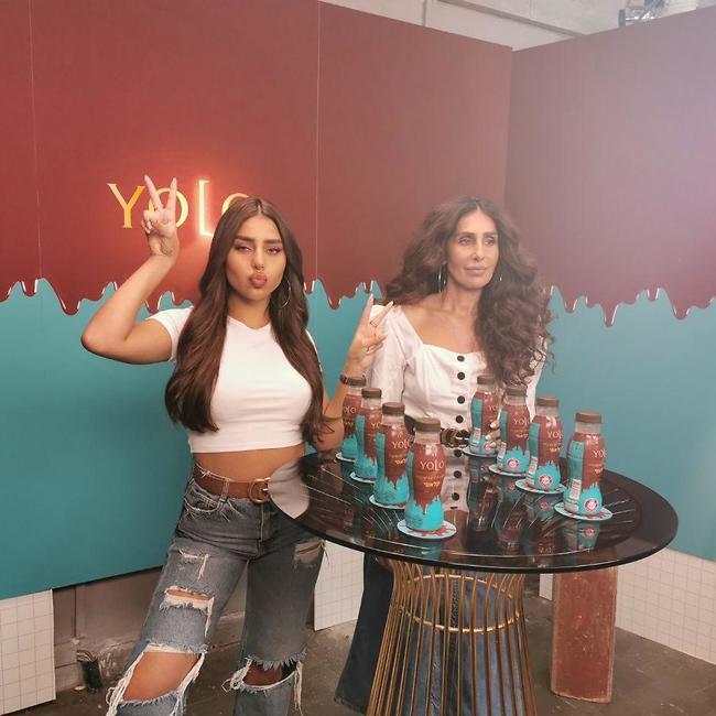 אפשר לבוא לארוחה בשישי? (-) אפשר לבוא לארוחה בשישי?