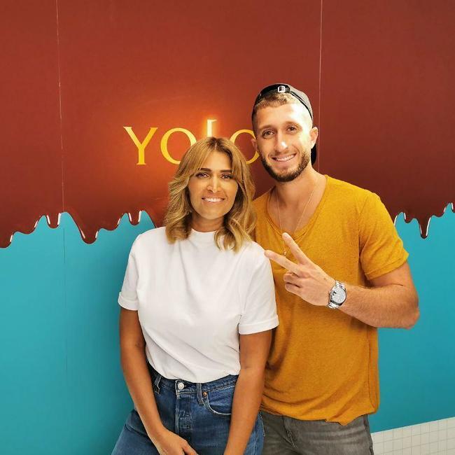 הגיע הזמן לקמפיין עם אמא. בן זיני ועינב זיני בצילומי קמפיין חדש