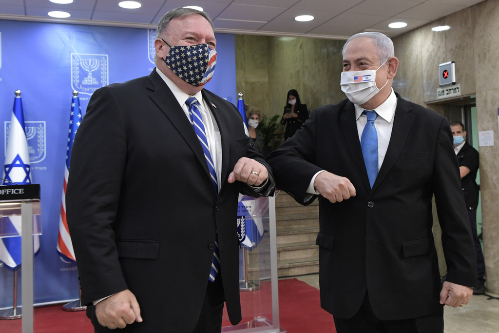 Archive photo: Former U.S. Secretary of State Mike Pompeo (left) meeting with Prime Minister Benjamin Netanyahu during a visit to Israel, August 24, 2020 (Photo: GPO) פגישת ראש הממשלה בנימין נתניהו עם מזכיר המדינה האמריקאי מייק פומפאו
