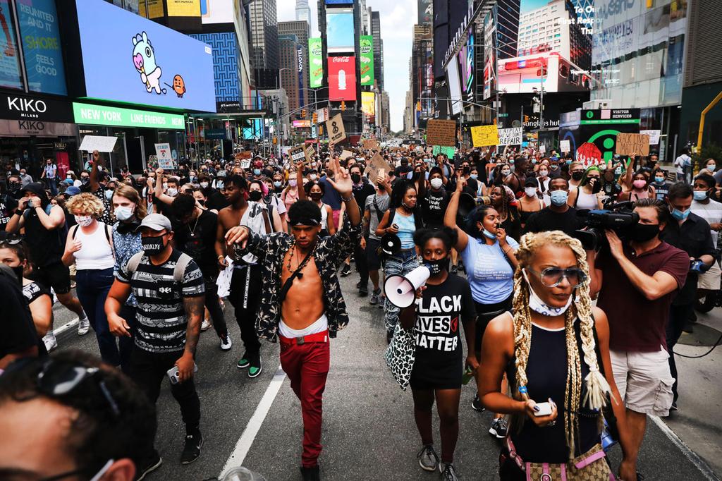 צעדת מחאה של תנועת Black Lives Matter, השבוע בניו יורק (צילום: gettyimages) ארה"ב וויסקונסין מהומות אחרי ירי ב צעיר שחור ג'ייקוב בלייק מחאה ב ניו יורק