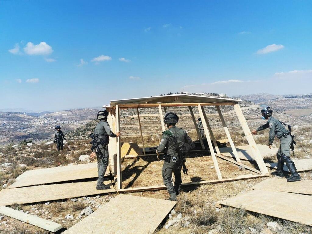 כוחות מג"ב מגיעים למאחז שהוקם על שמו של שי אוחיון ז"ל