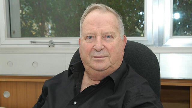 אברהם (בייגה) שוחט (ירון ברנר) אברהם שוחט אברהם בייגה שוחט