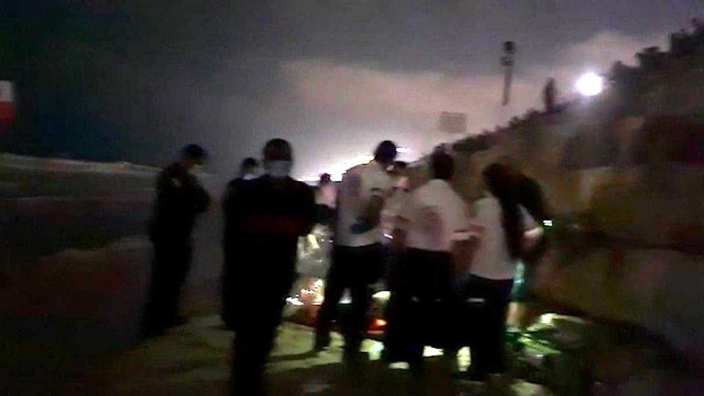 החובשים בחוף הים (צילום: תיעוד מבצעי מד"א) החובשים בחוף הים
