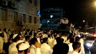 עשרות חסידי ברסלב מפגינים בירושלים נגד נתניהו  וגמזו