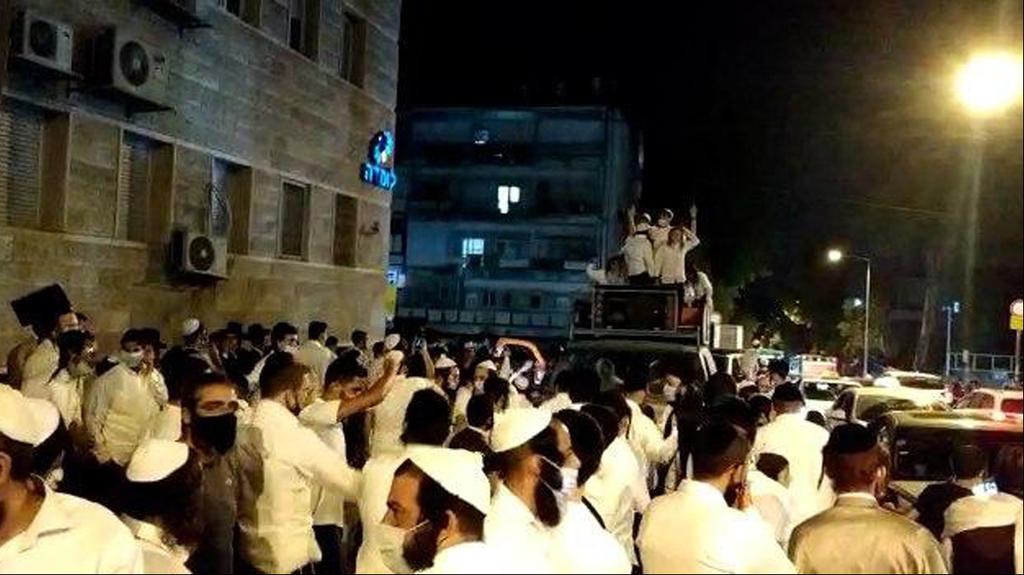 עשרות חסידי ברסלב מפגינים בירושלים נגד נתניהו  וגמזו