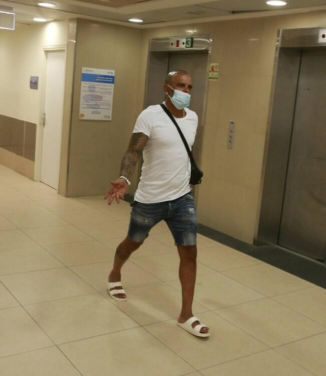 "אם הייתי יודע שאתה פה, הייתי נועל נעליים יפות יותר"