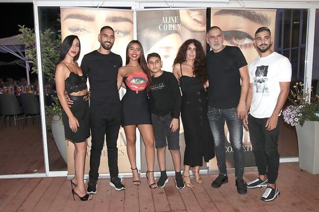 בקרוב על המסך. משפחת כהן (צילום: ענת מוסברג) בקרוב על המסך. משפחת כהן