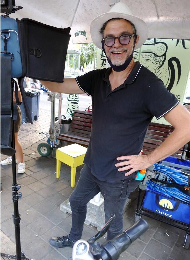 לפני המצלמה ומאחורי המצלמה. חיים צינוביץ'
