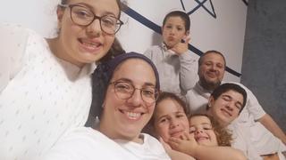  משפחת תמים. בלי עברית - אבל עם הרבה תקווה