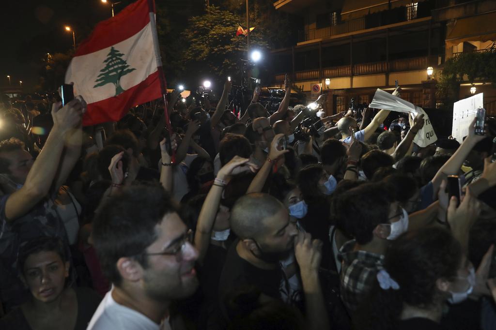 Protesters take to the streets of Beirut dueinf a visit by French President Emmanuel Macron on Tuesday 