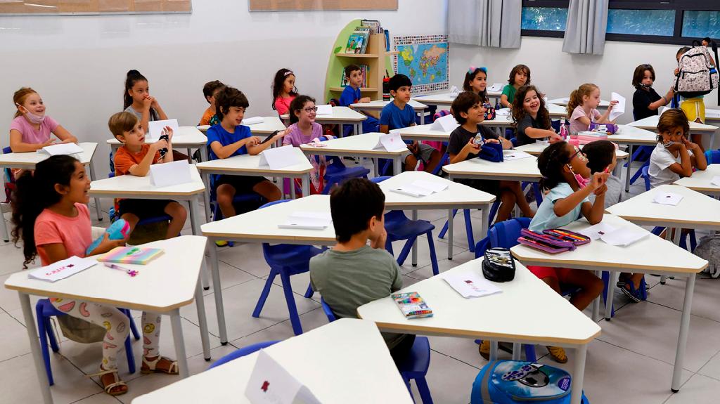 "פתיחת החינוך עלולה להוביל לעלייה בתחלואה". ארכיון (צילום: AFP) תל אביב