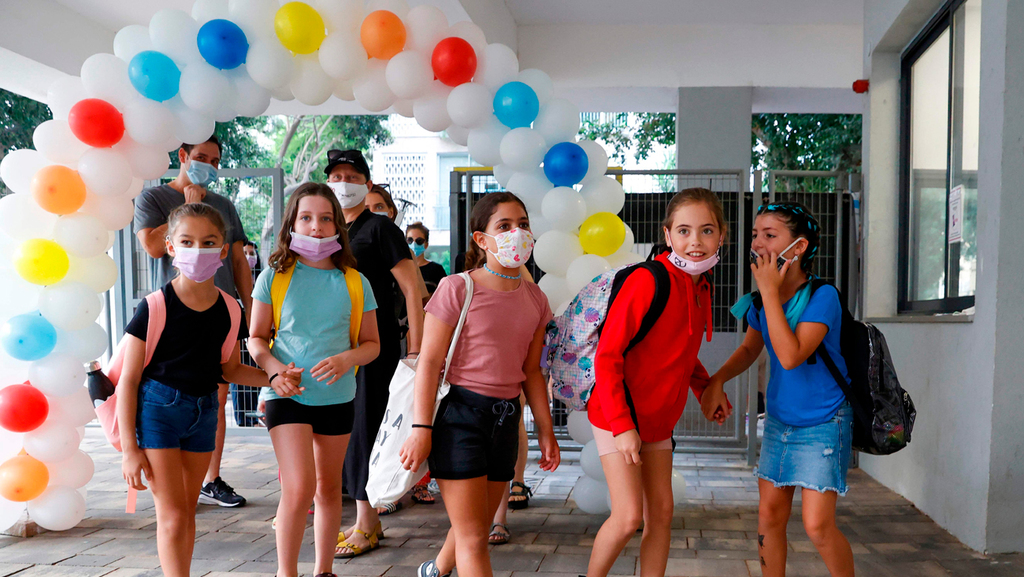 פתיחת שנת לימודים ראשונה בצל קורונה (צילום: AFP) תל אביב