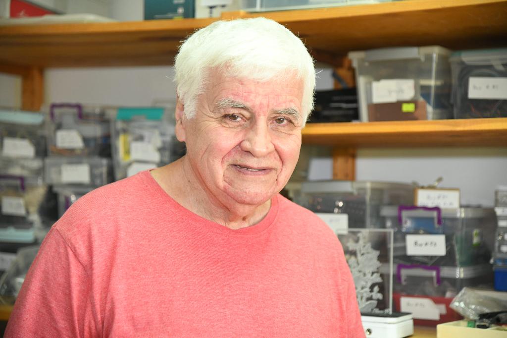 "יש פה הרבה דברים שבניתי עם הנכדים". אילן גולדברג (צילום: יאיר שגיא) אילן גולדברג