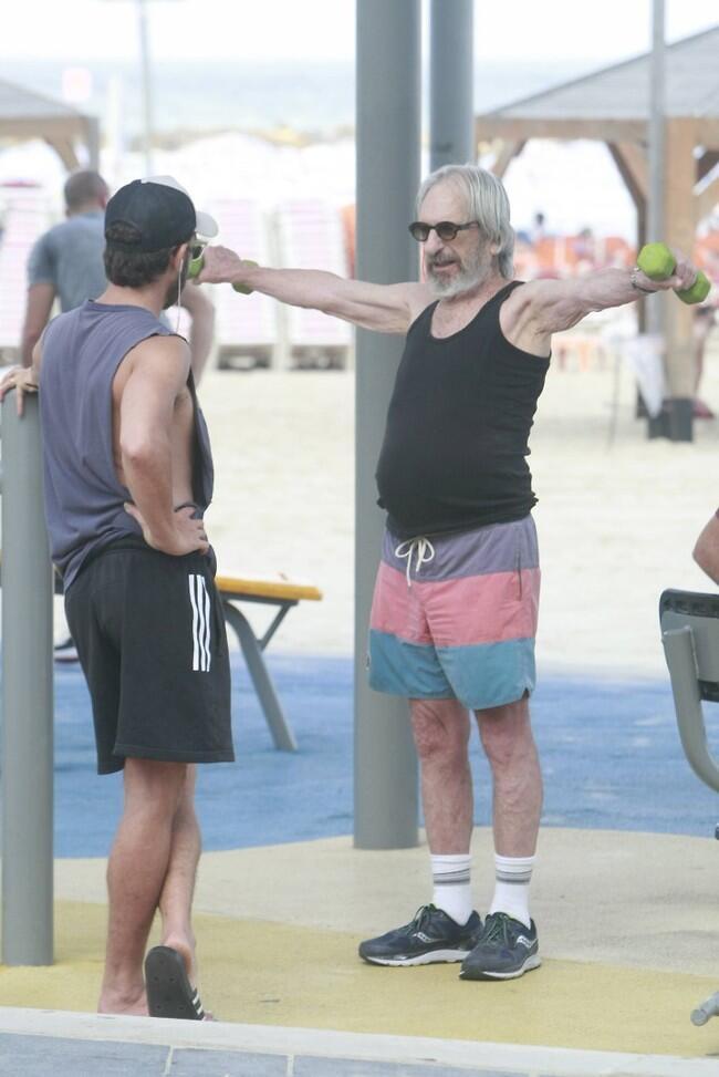 נותן פייט לאורי (צילום: מוטי לבטון) נותן פייט לאורי