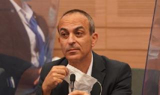 רוני גמזו מעלה את תוכנית הסגרים בוועדת חוקה חוק ומשפט
