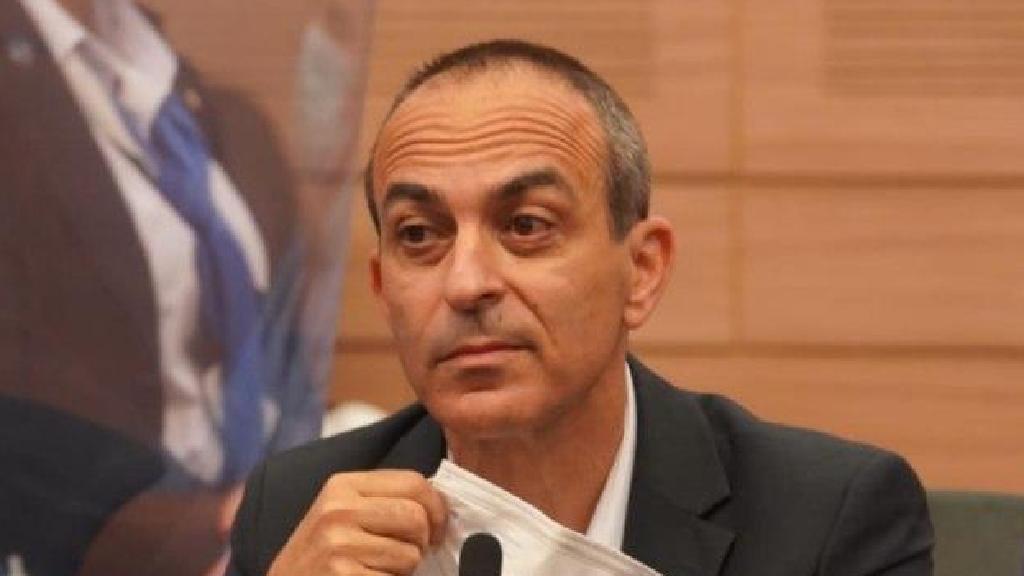 רוני גמזו (צילום: שמוליק גרוסמן, דוברות הכנסת) רוני גמזו מעלה את תוכנית הסגרים בוועדת חוקה חוק ומשפט