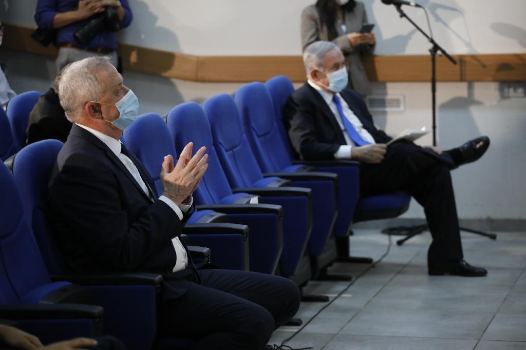 "הקבינט קיבל החלטה והבנתי שאין מצב אחר". נתניהו וגנץ (צילום: תומר אפלבאום) בני גנץ ובנימין נתניהו
