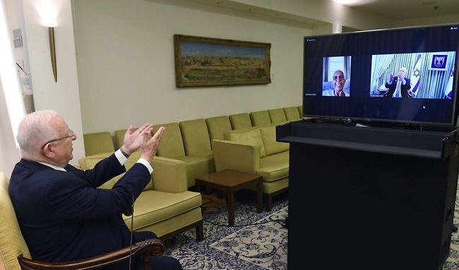 רגע מרגש. מירית הררי ונשיא המדינה (צילום: מארק ניימן, לע"מ) רגע מרגש. מירית הררי ונשיא המדינה