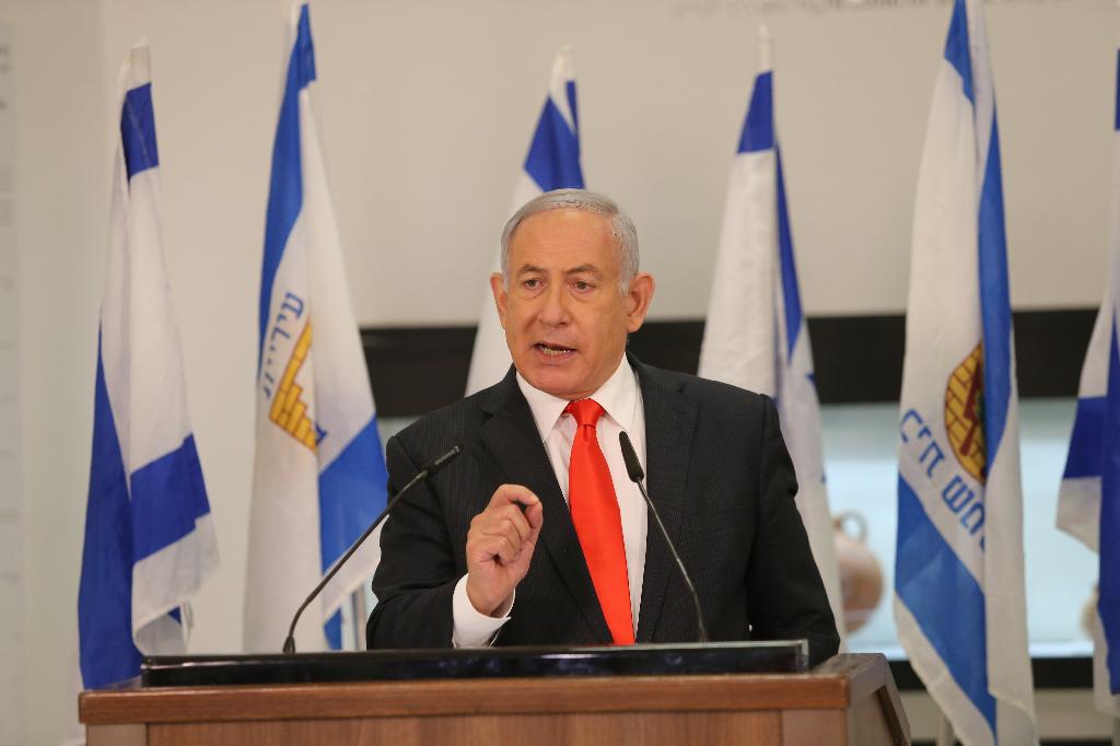 נתניהו. מתנצל, ומאשים את המשטרה והפרקליטות (צילום: אלכס קולומויסקי) ראש הממשלה בנימין נתניהו בהצהרה בבית שמש