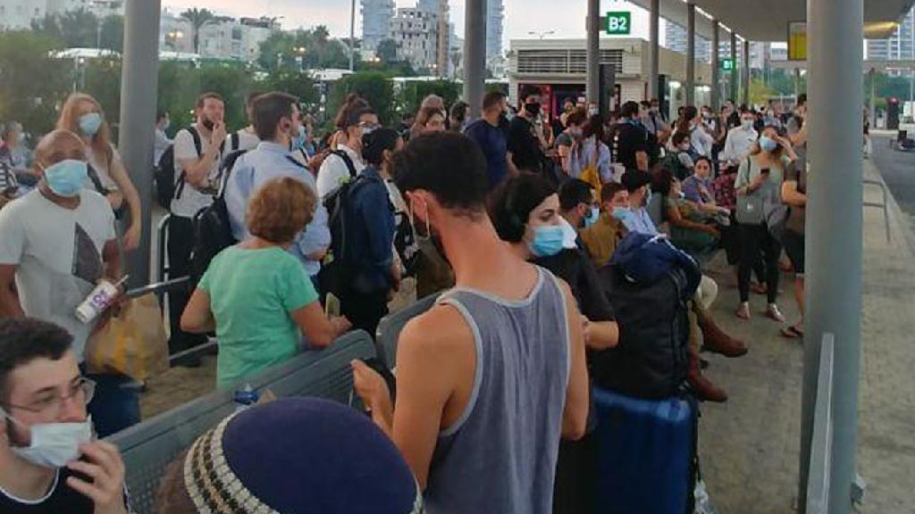 "סכנת הדבקה" (צילום: יאיר בוכניק) עומסים בסבידור מרכז