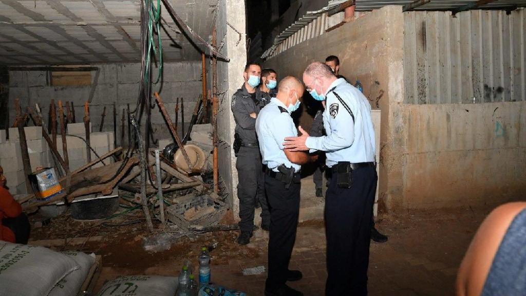 זירת הרצח שבה נרצחה אישה בת 30