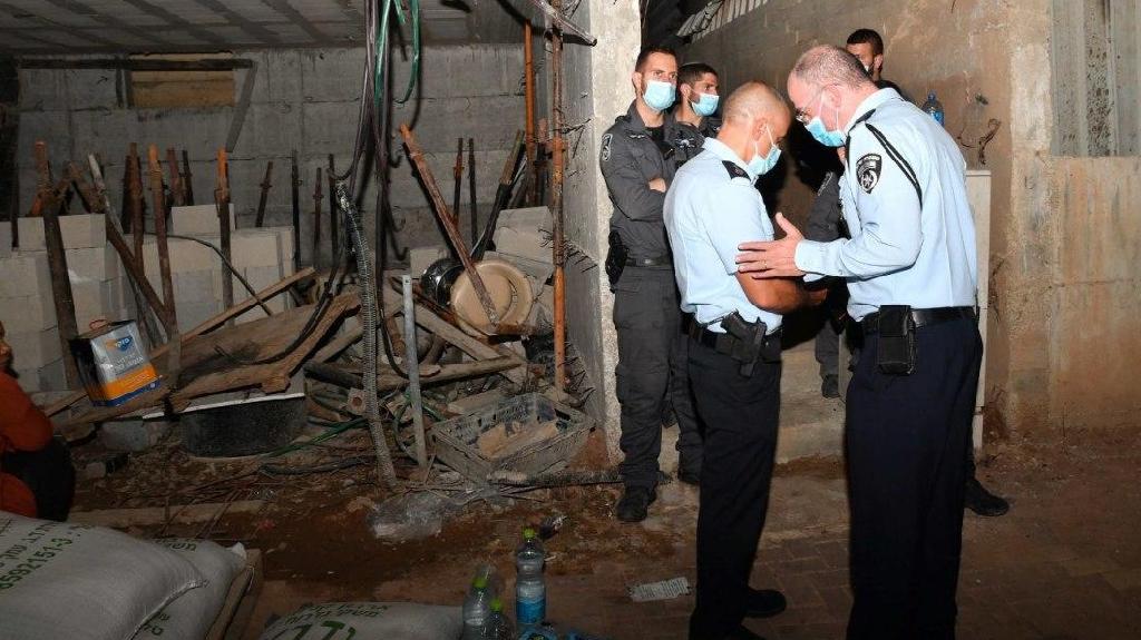 זירת הירי ברהט (צילום: חיים הורנשטיין) זירת הרצח שבה נרצחה אישה בת 30