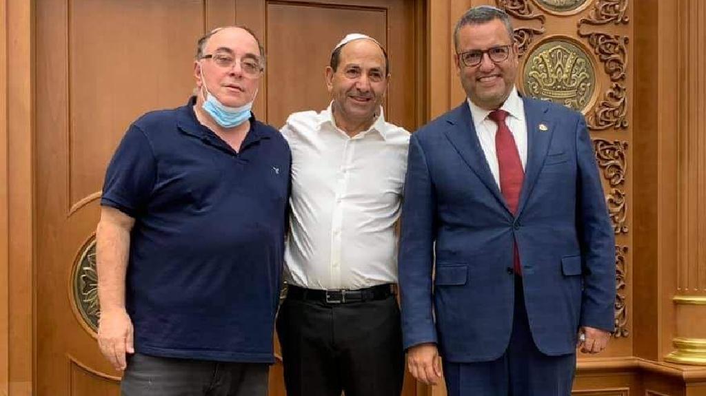 משה ליאון, רמי לוי ואבי בניהו באירוע (מתוך הסטורי של אבי בניהו) משה ליאון, רמי לוי ואבי בניהו באירוע