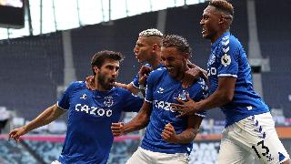 שחקני אברטון חוגגים