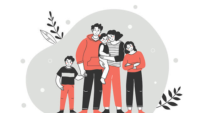 ההורים ממשיכים להתייחס לבן הזקונים כאל תינוק, ולא מאפשרים לו לגדול ולהתפתח (צילום: shutterstock ) ההורים ממשיכים להתייחס לבן הזקונים כאל תינוק, ולא מאפשרים לו לגדול ולהתפתח