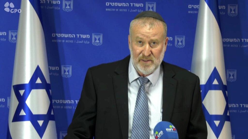 "זאת ממש אלימות". גלעד על ההתקפות נגד מערכת אכיפת החוק. בתמונה: היועמ"ש מנדלבליט (צילום: לע"מ ) אביחי מנדבליט