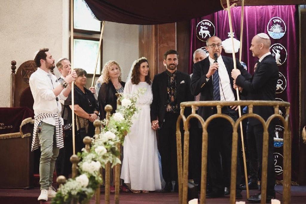 ד"ר ג'קסון מחתן את ד"ר נתי בן-שלום (צילום: אופיר יונה) ד"ר סטיבן ג'קסון